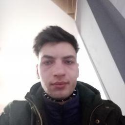 Артём Комаров